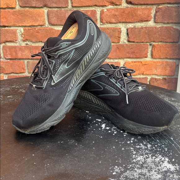 Brooks Other - Brooks Men’s Beast GTS 23 Size 11.5 Extra Wide (4E) Black and Gray Sneakers.